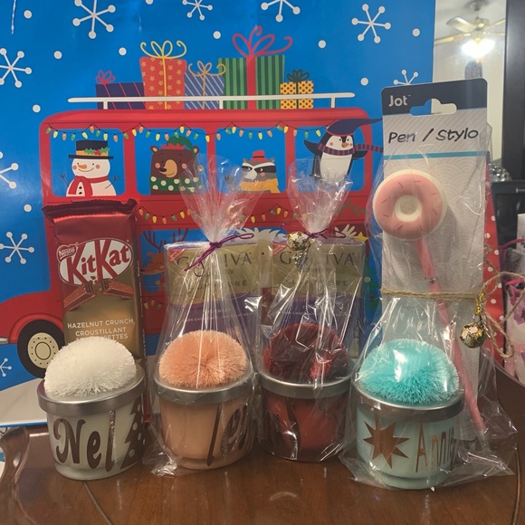 Custom gifts and souvenirs - Picture 6 of 16